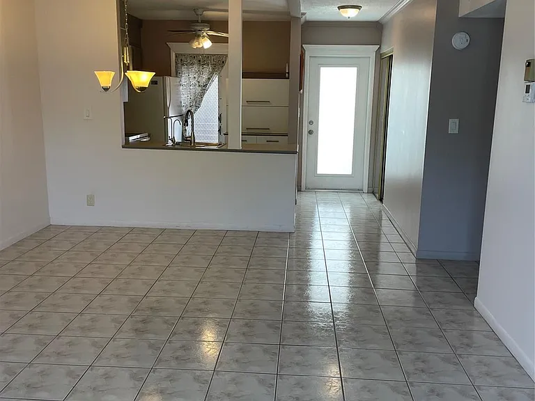 4421 NW 16th St #G211 — Photo 5