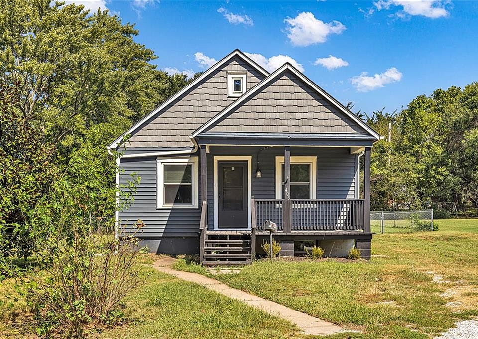 1st image of 406 NE Forest Ave