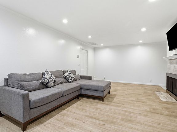 5th image of 14351 Saratoga Ave #1