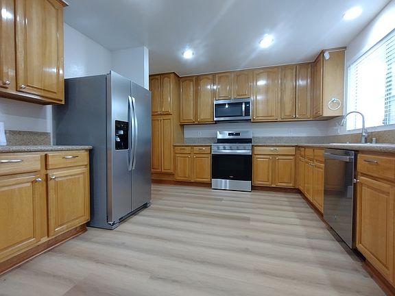5th image of 431213 Bloomingpark St
