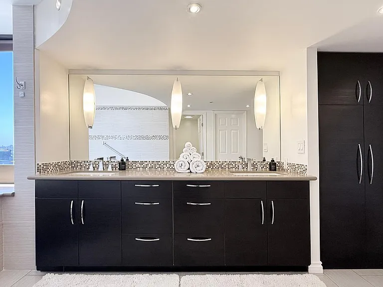 345 Pioneer Dr #1202 — Photo 14