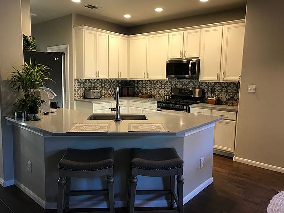 4th image of 200 Lexington Dr