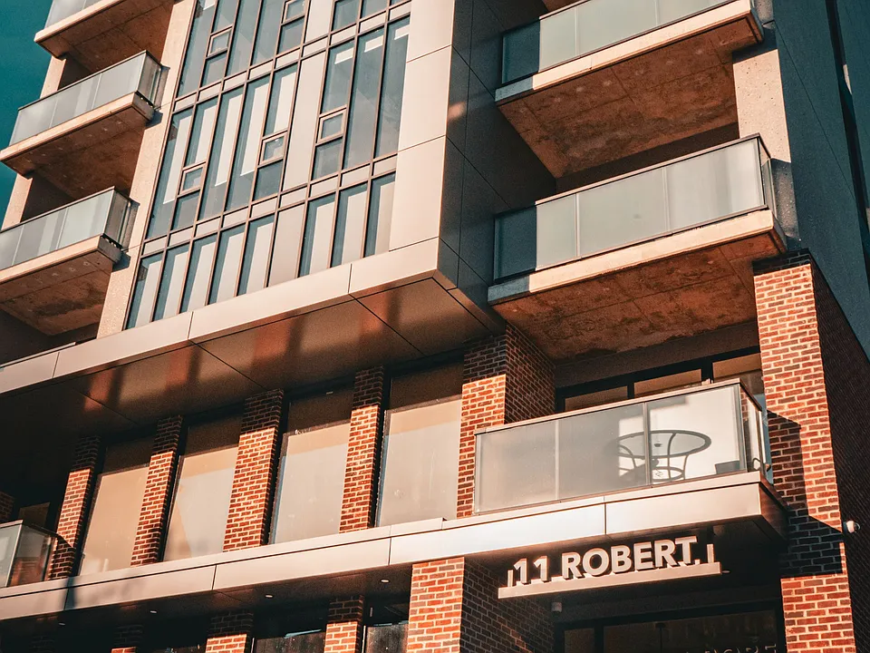 11 Robert St #204