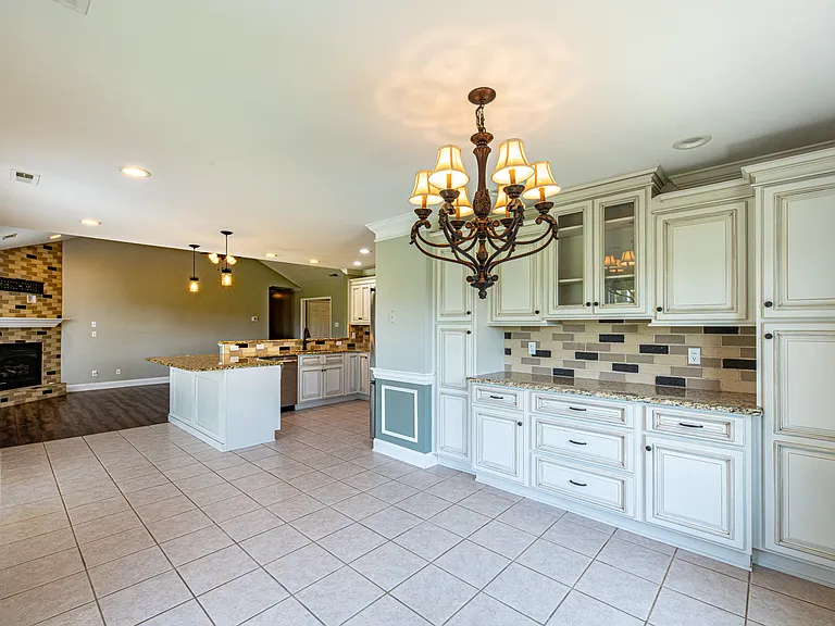 3029 Champions Dr — Photo 15