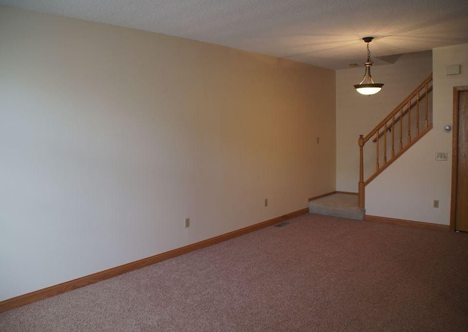 Living Room NW (vacant)