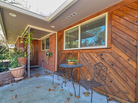 4th image of 4517 Benning Dr