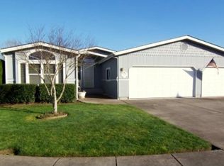 140 Village Dr, Cottage grove, OR 97424