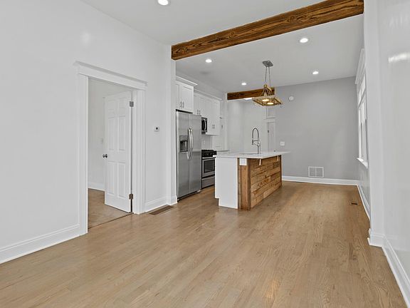 3rd image of 1593 Hooker St