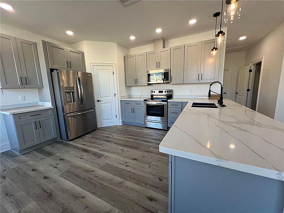 4th image of 2353 N Village Ct