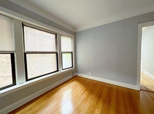 815 W Belle Plaine Ave #1R, Chicago, IL 60613