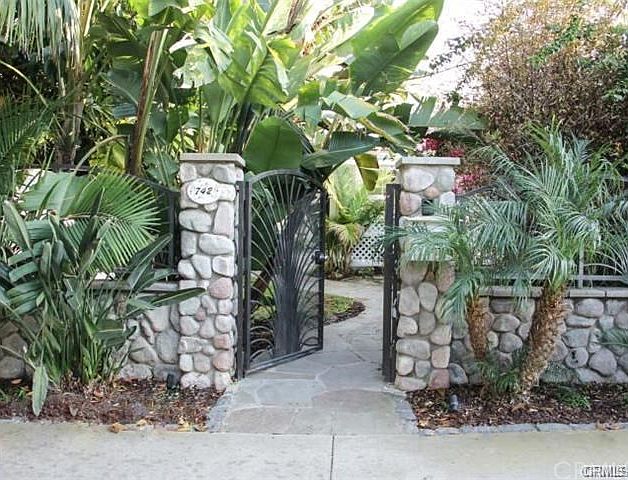 1st image of 742 Rosecrans Ave