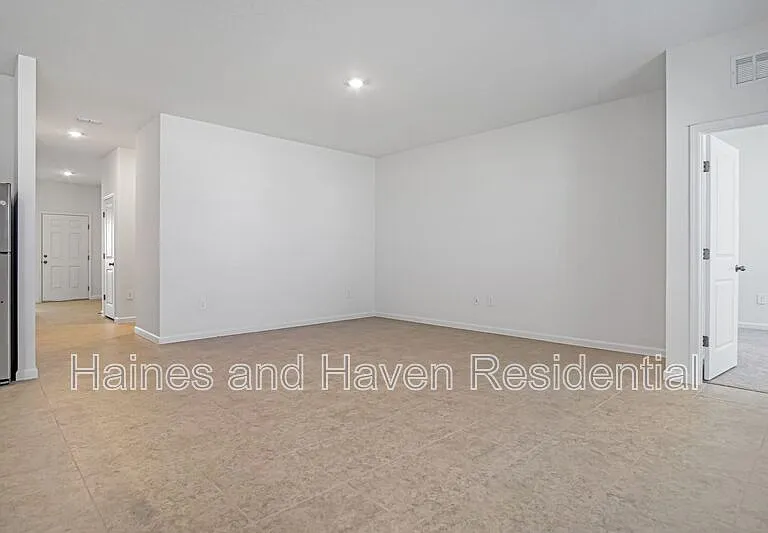 3008 Daffodil Dr — Photo 11