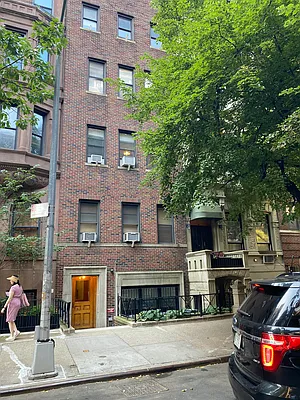 Rented by Harris Philip NYC | media 51