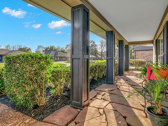 4th image of 5920 Pinkstaff Ln