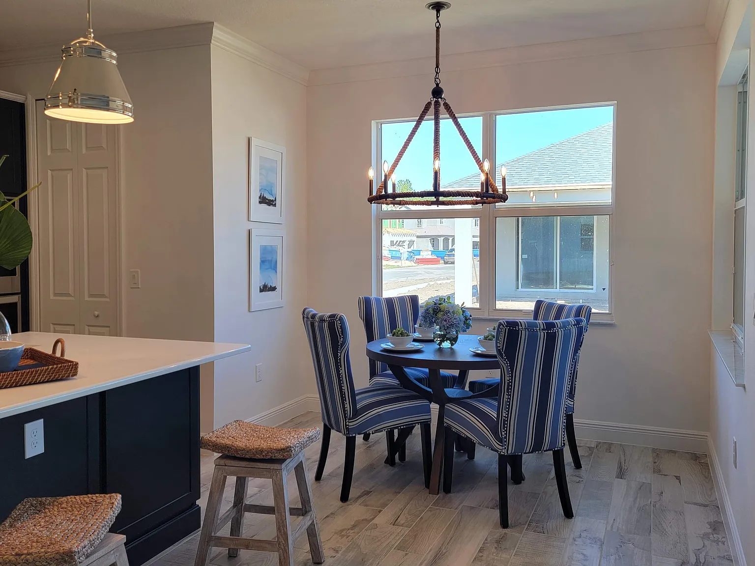 4 bed, 2.5 bath, 2377 sqft, $3,400 — Photo 4
