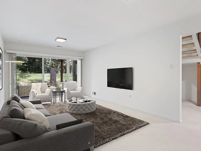 11620 Newbridge Ct — Photo 3