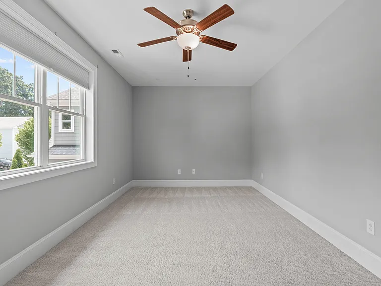 Bonus room/4th bedroom