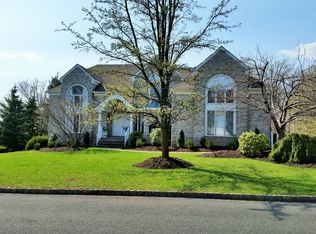 122 Briarwood Dr W, Warren, NJ 07059