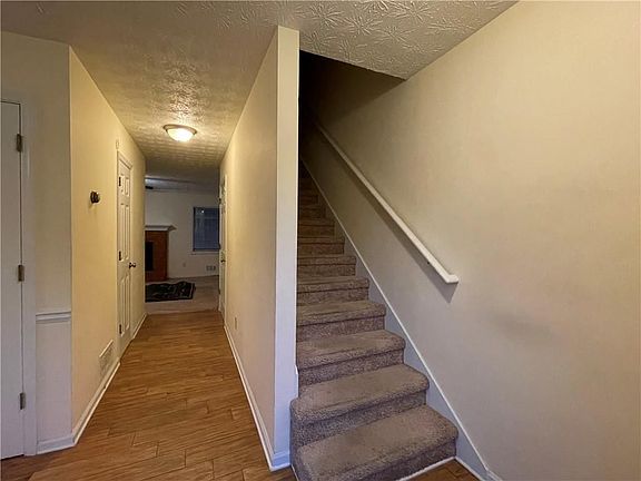 3rd image of 1038 Westfield Trce SE