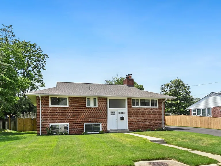 10228 Farnham Dr — Photo 5