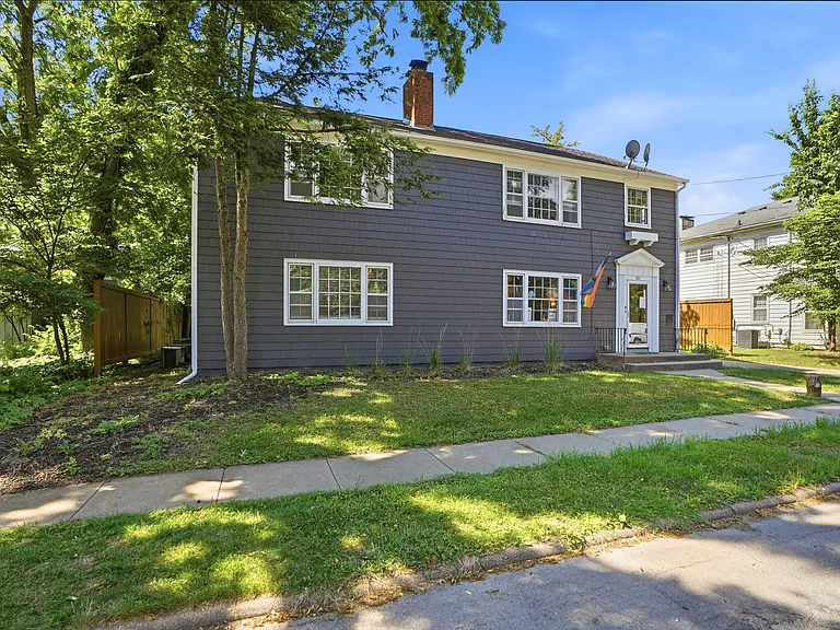 321 McLean St — Photo 42