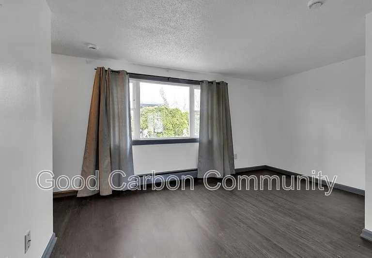 5752 Main St — Photo 11