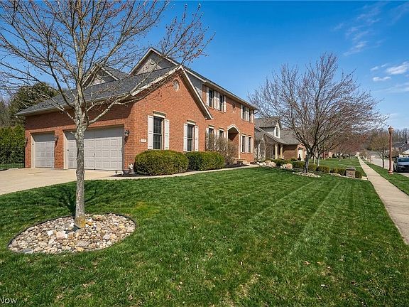 3rd image of 806 Forrest Ridge Dr