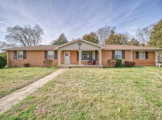 106 Winwood Dr, Lebanon, TN 37087