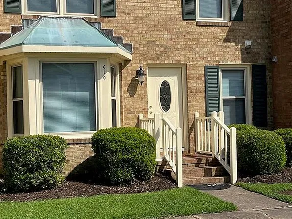610 Thomas Nelson Dr, Virginia Beach, VA 23452