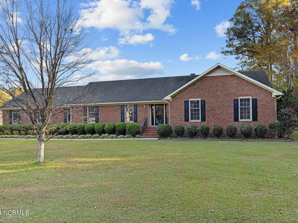 2701 One Iron Street, Morehead City, NC 28557