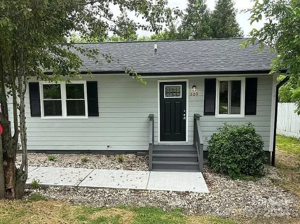 209 Rhyne St, Stanley, NC 28164