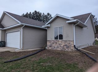 139 Lois Dr, Reedsburg, WI 53959