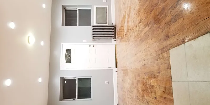 Rented by City Express Realty & Management Corp | media 34