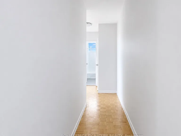 525 Eglinton Ave E #804 — Photo 10