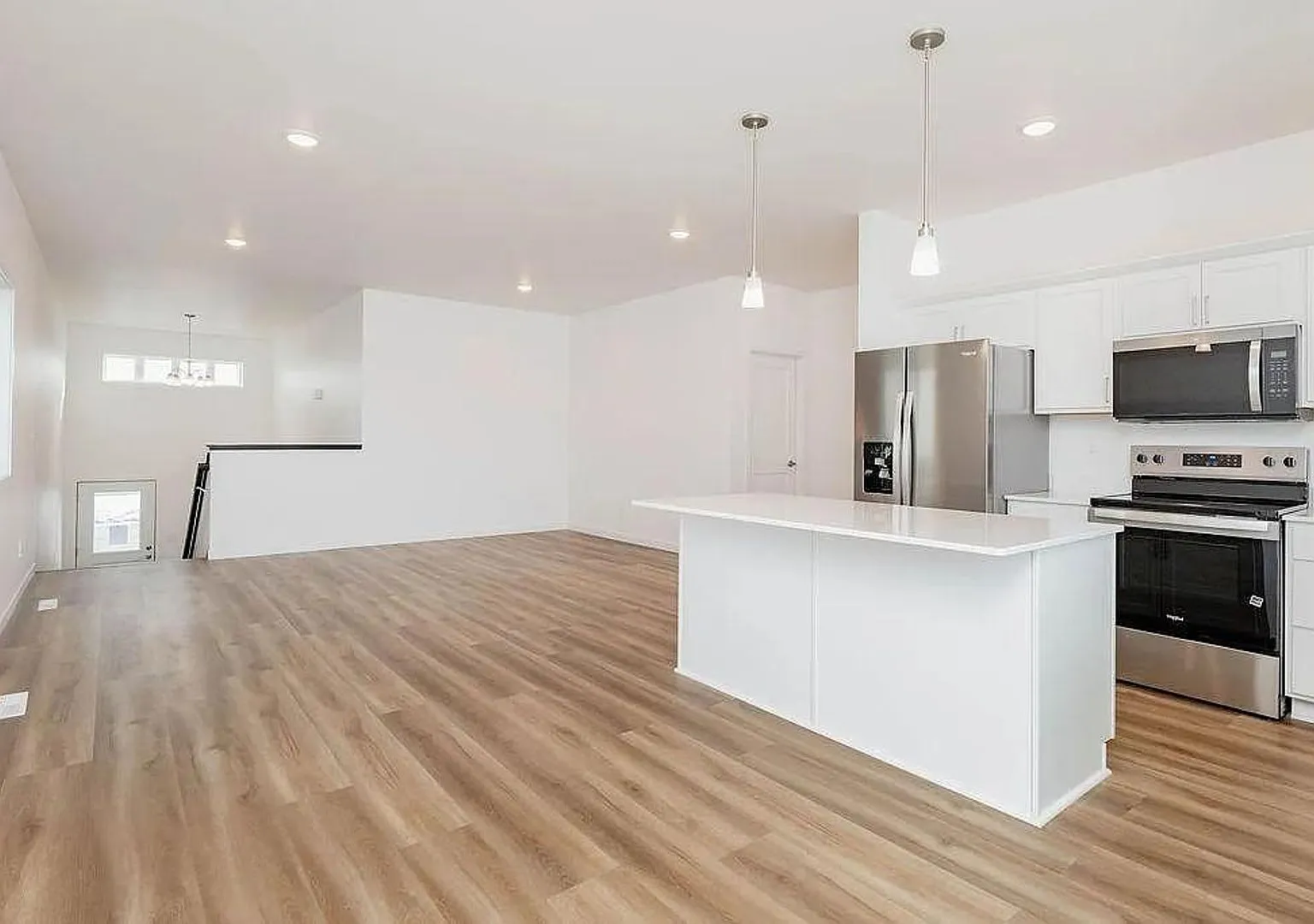 4 Bedroom 2 Bathroom House — Photo 4