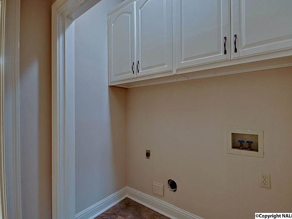 5th image of 109 Canterbury Dr