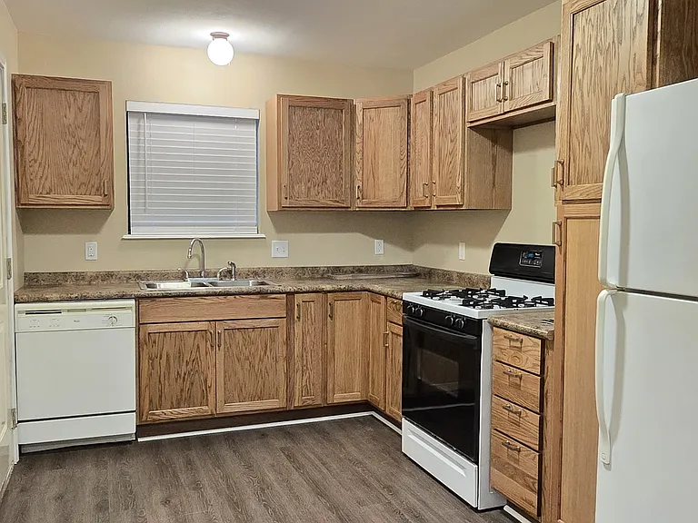 640 Canada St #5 — Photo 5