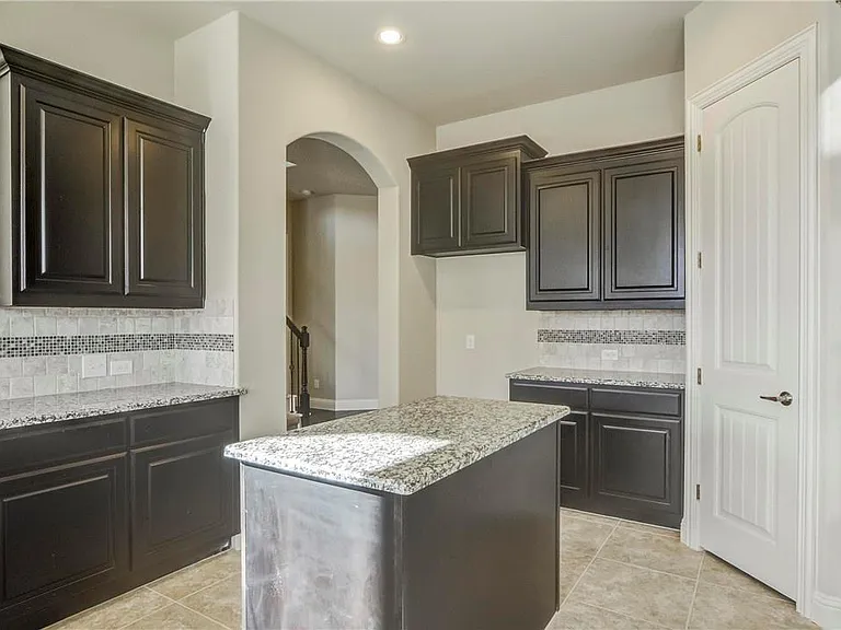 7592 Plowman Ln — Photo 10