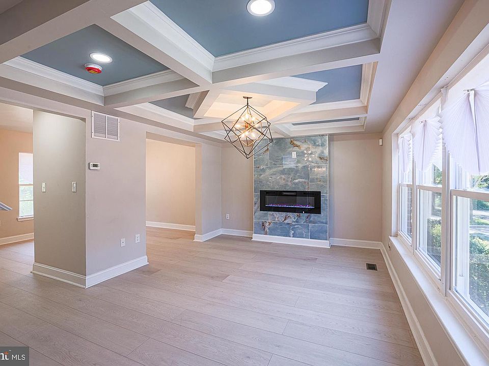 1st image of 1007 N Woodyear St