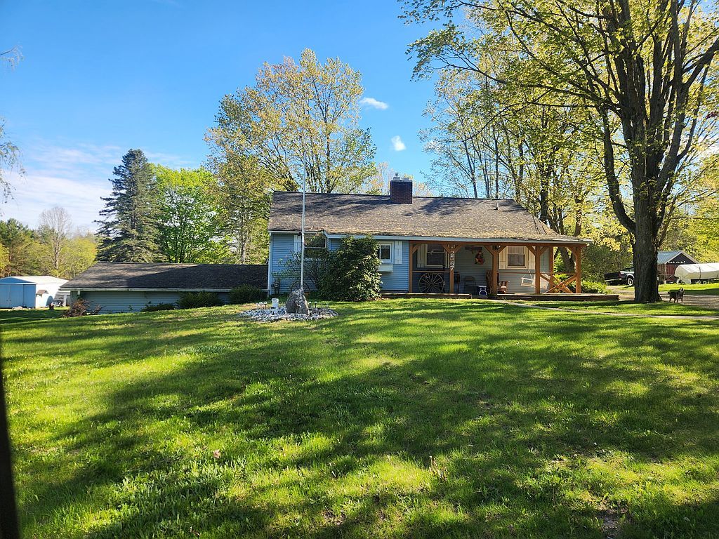 2567 E 1st St - Property Image