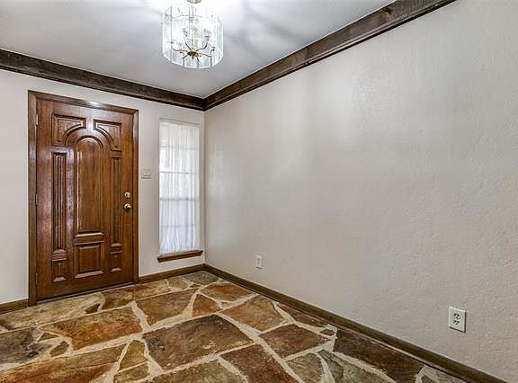 5th image of 2300 Pin Oak Ln