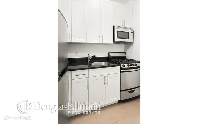 Rented by Douglas Elliman | media 10