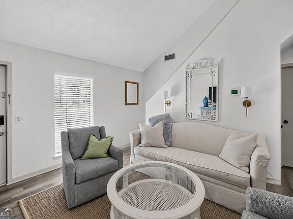 5th image of 520 Brockinton S