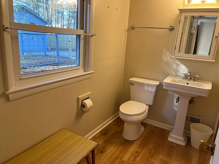 708 Austin Ave — Photo 29