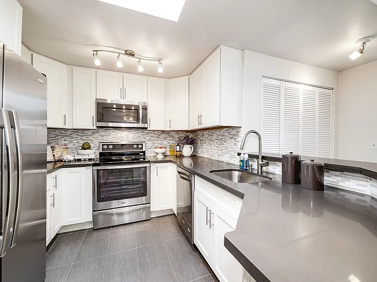 424 102nd Ave SE #308 — Photo 7