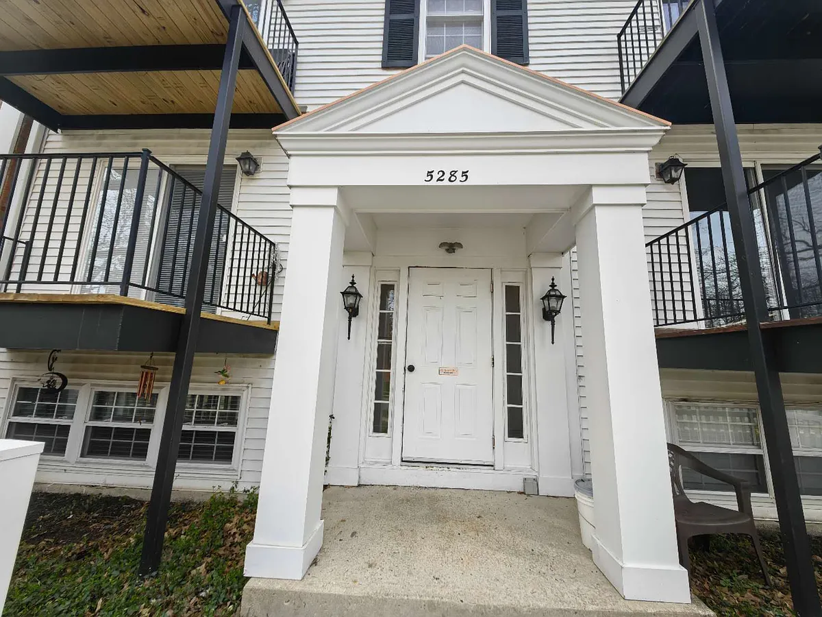 Building Photo - 5285 Portland St #202