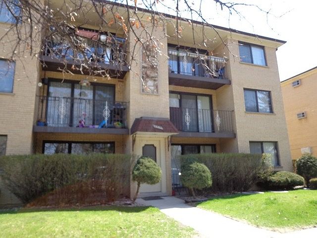 1st image of 3853 N Narragansett Ave #101