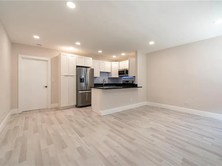 628 NE 8th Ave #4 — Photo 3
