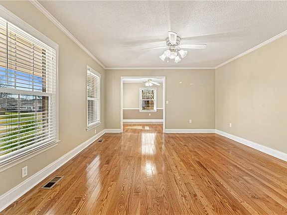 5th image of 173 Madison St