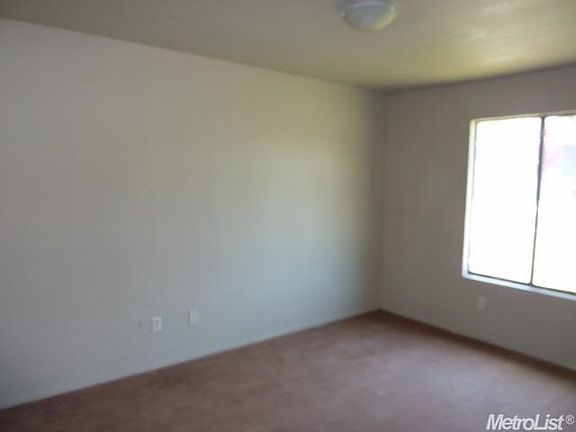 4th image of 7036 Bridgeport Cir